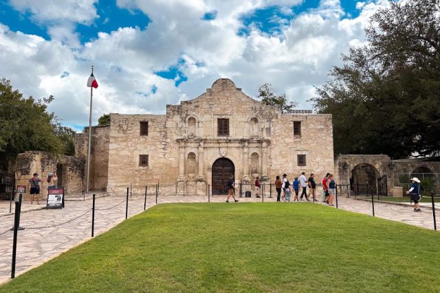 11162023_MyPostcardSanAntonioTour_003