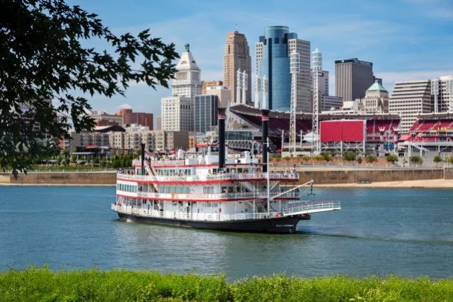 BB Riverboats with Cincinnati skyline in background