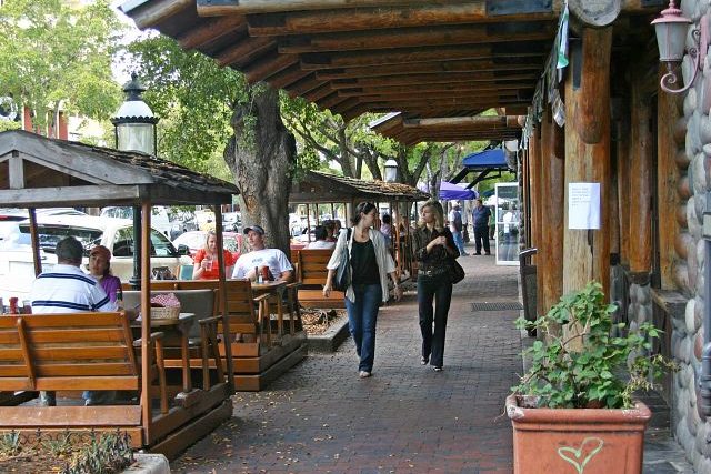 Coconut Grove sidewalk restaurants