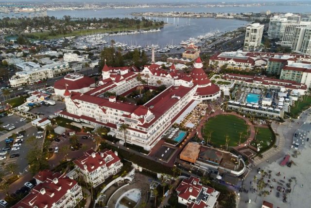Hotel Coronado Photo by Nikolas Kuhn on Unsplash