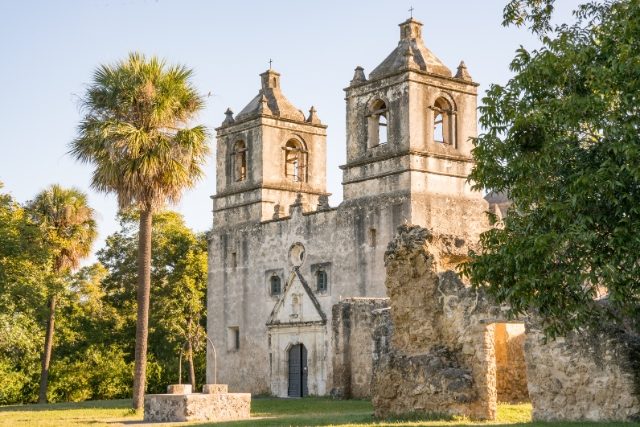 Mission Concepcion in San Antonio @paulbrady95 canva