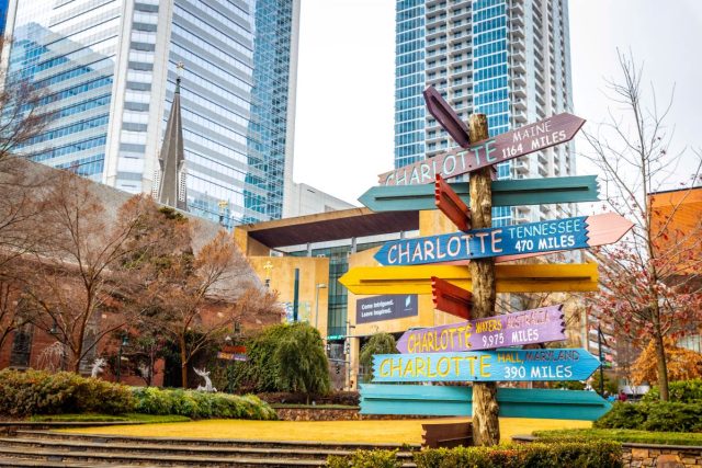 The Green Uptown | PhotoSpirit | Adobe Stock